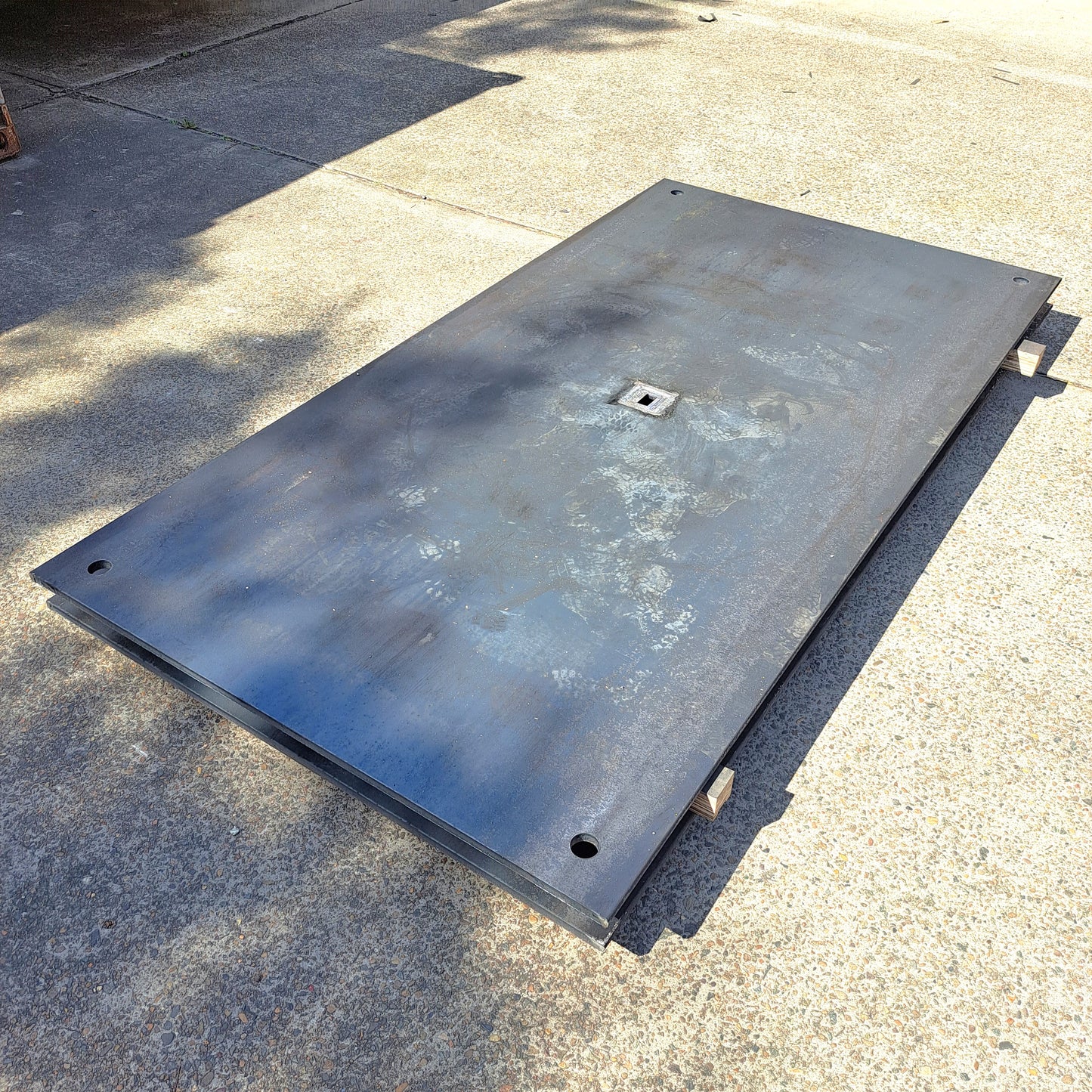 Steel Road Plate With Lock-N-Lift - 2400 x 1200 x 20mm Thick