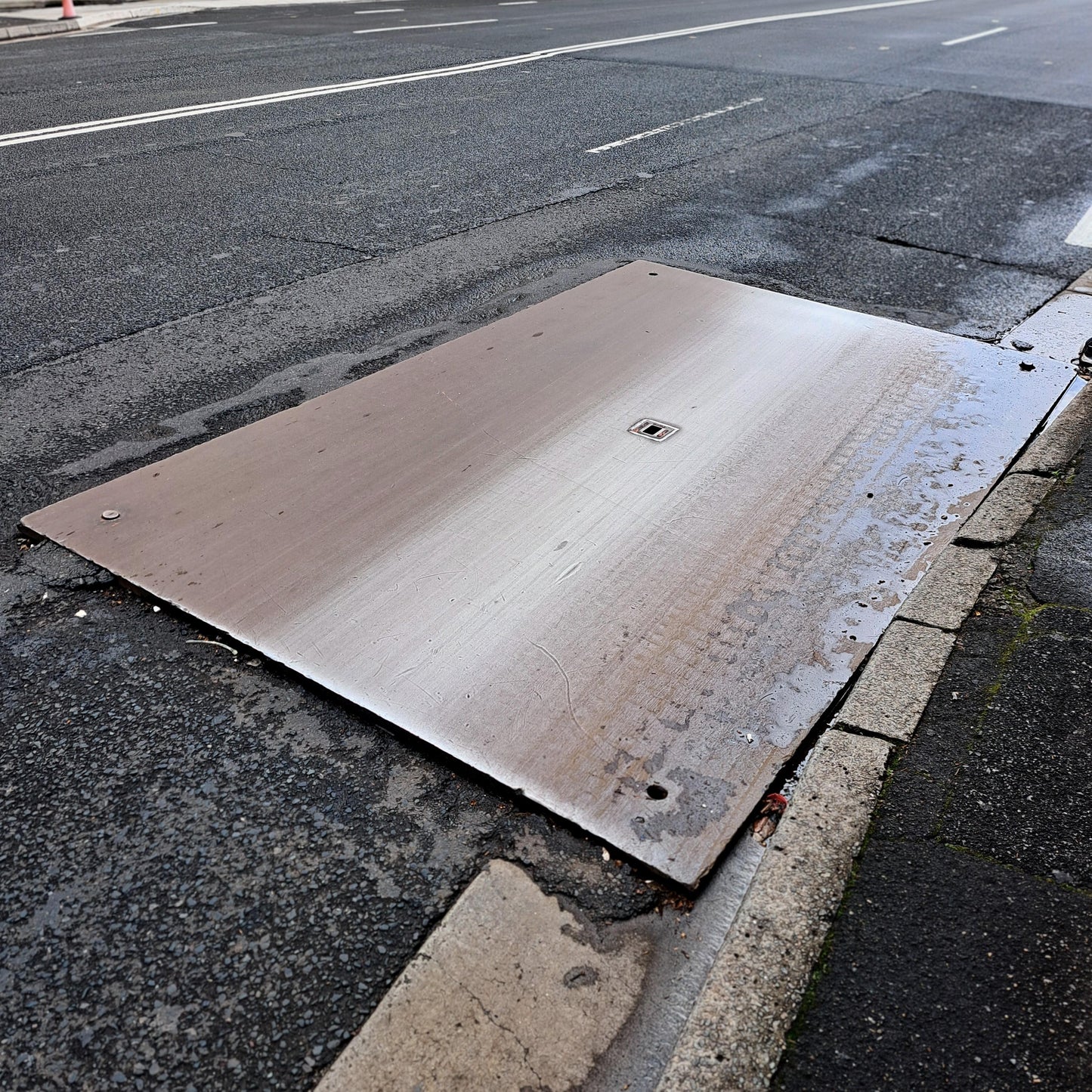 Steel Road Plate With Lock-N-Lift - 2400 x 1200 x 20mm Thick