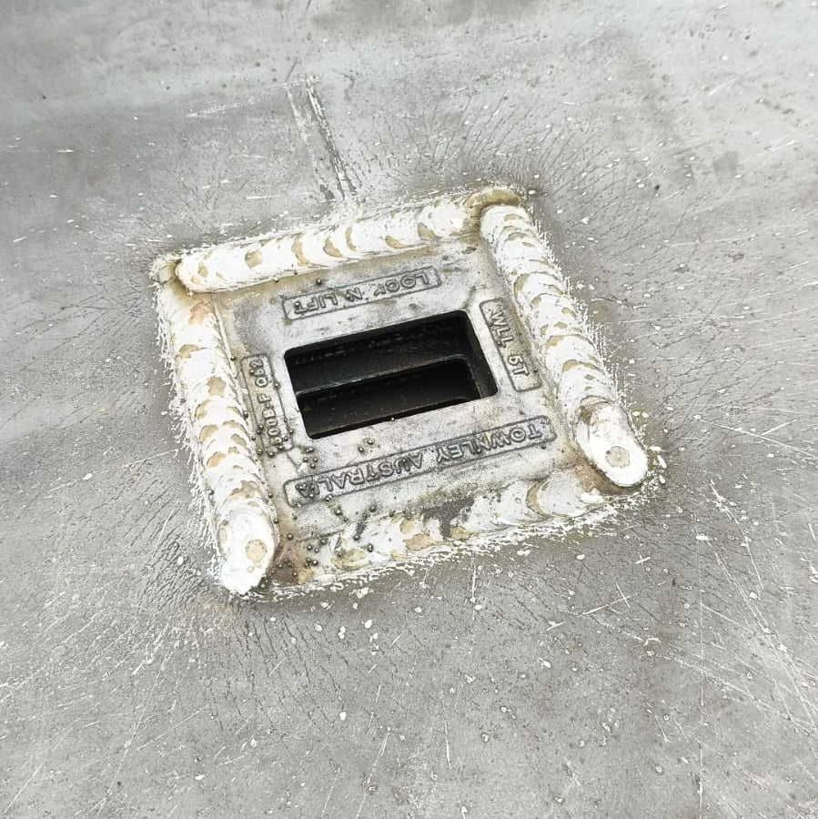 Steel Road Plate With Lock-N-Lift - 2400 x 1200 x 20mm Thick