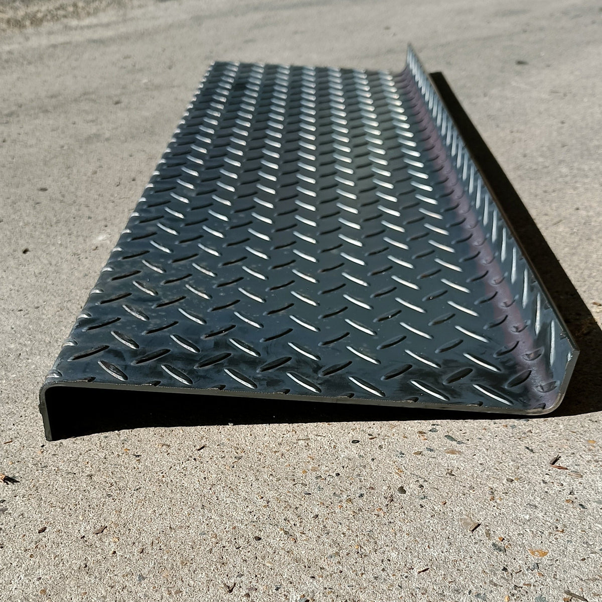 Stair Tread/Step - 5mm Checker Plate - 1000mm Long – EZY STEEL
